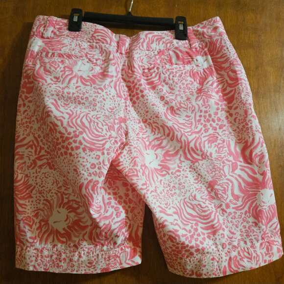 Lilly Pulitzer The Chipper Shorts Get Spotted Pink Lion Size 8 Bermuda - Picture 2 of 7